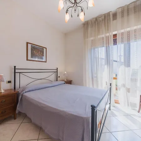 Marcella By Interhome مارينا دي بييتراسانْت